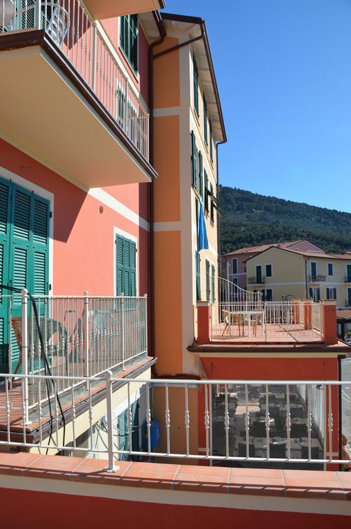 Gambero Nero Hotell Tellaro Exteriör bild